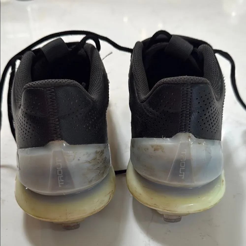 Nike Trout Baseball Metal Cleats.  Size 8.  EUC.  Lightly worn.